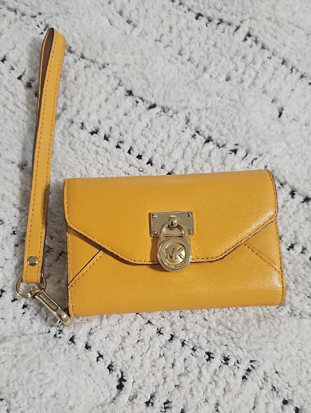 Michael Kors Mustard Yellow Leather Smartphon Wristlet Clutch with Gold Hardware